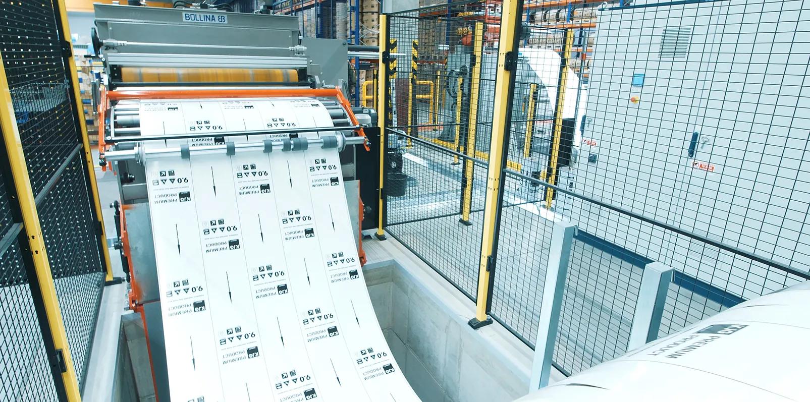 Slika -  Nova linija za vzdolžno ločevanje in previjanje zvitkov italijanske družbe BOLLINA