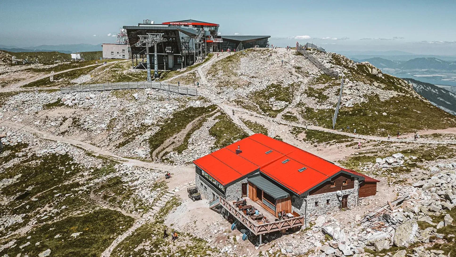 Kamenná chata pod Chopkom – 1985 m n.m.