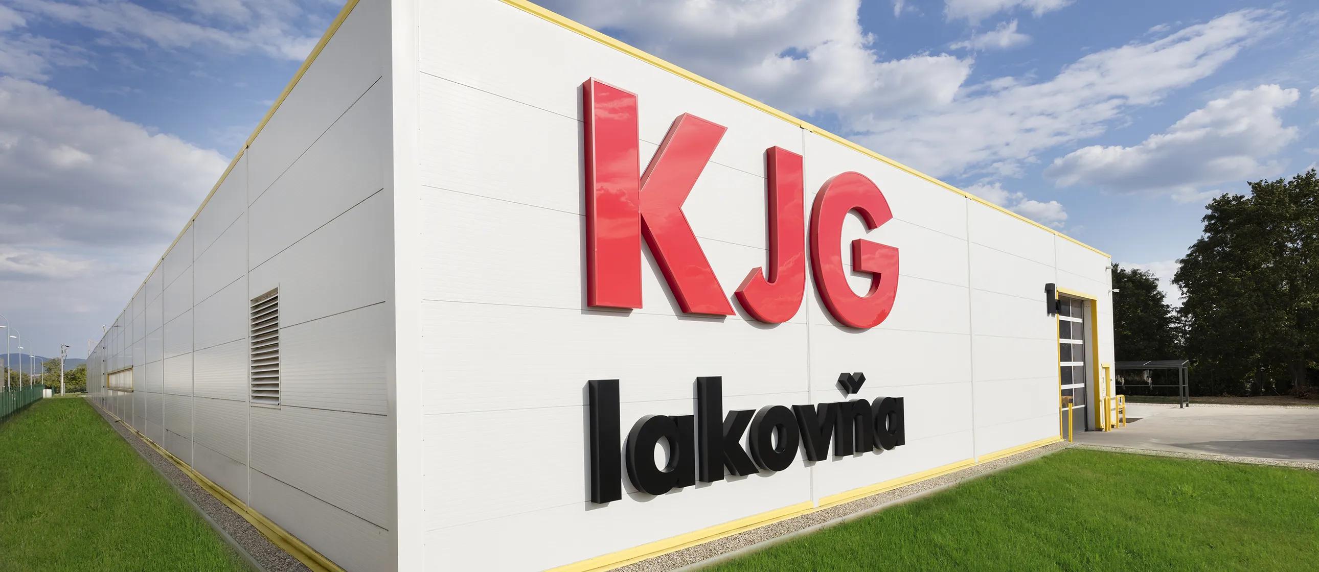 PRÁŠKOVÁ
LAKOVŇA