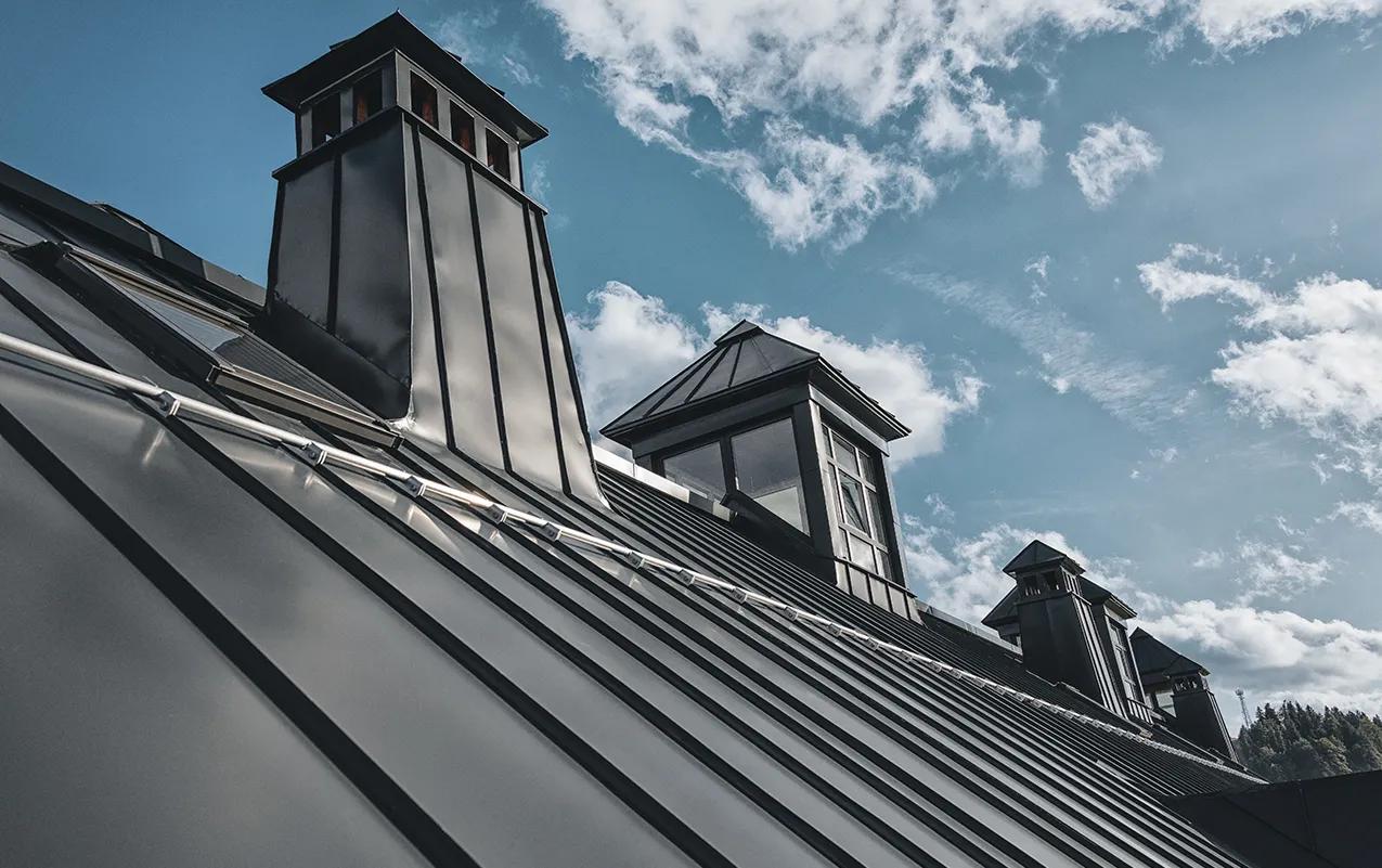 Sheet metal roof covering: What are their advantages and benefits?